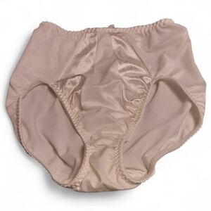 Bali Silky Cream High-Waisted Briefs #8561. Size M